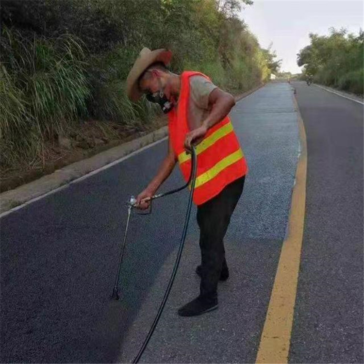 虹口 彩色防滑路面的底涂是保障路面附着力