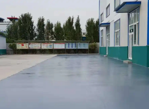 虹口彩色路面喷涂翻新的材料对冬季